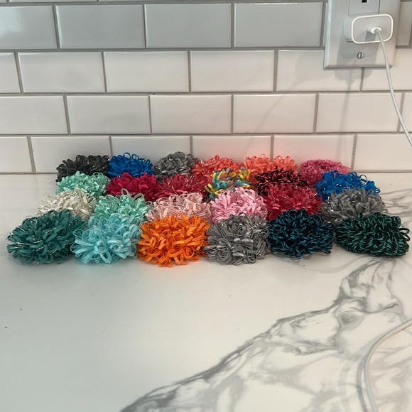 BUNDLE 24 pc HAIR TIES - Picture 8 of 14